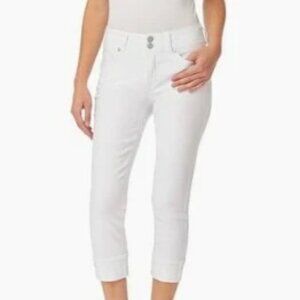 Wallflower Wo's Capri  off-white Denim (no sz tag, I compare with other similar)